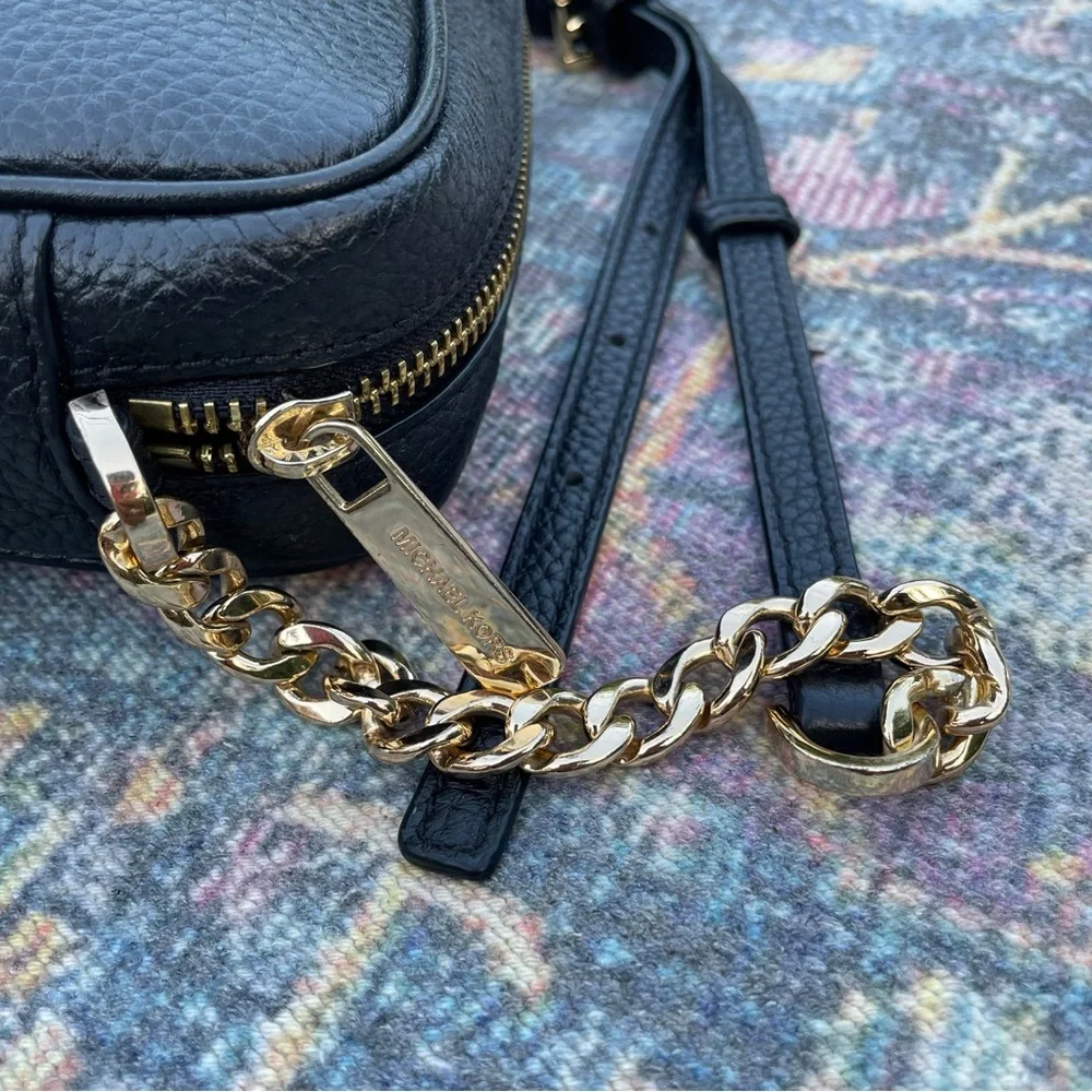 Michael Kors MK crossbody black chain purse - Picture 5 of 13